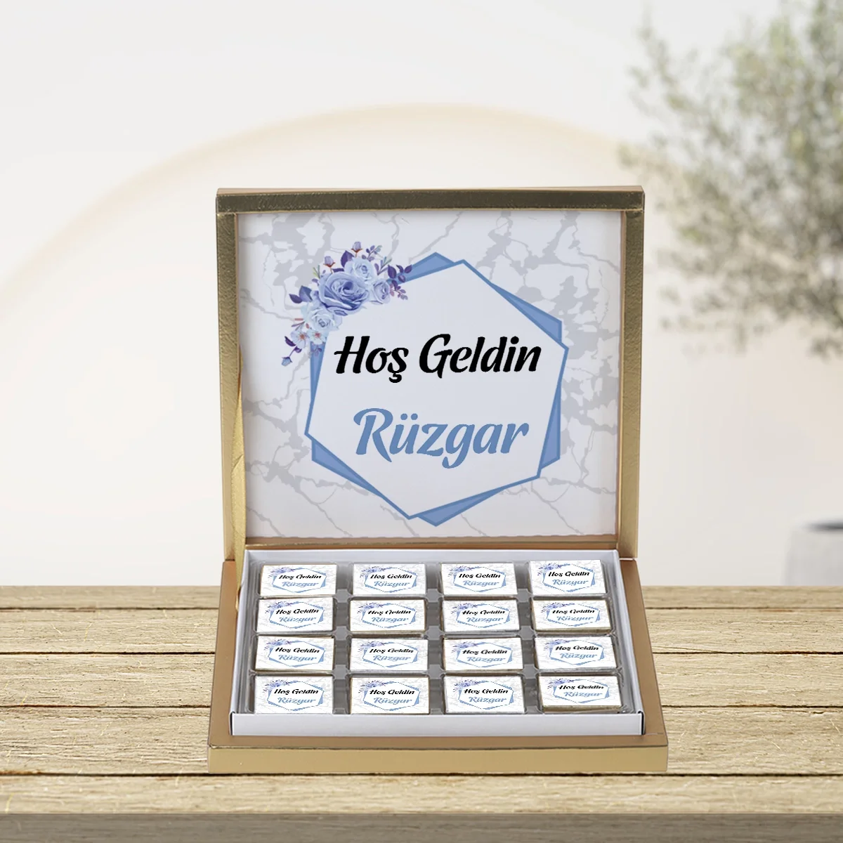 64-sayfa-altigen-mavi-48-li-gold-kutu-cikolata-85984346 Altıgen Model Mavi Konsept Gold Kutuda 48 Adet Madlen Çikolata - Görsel 1